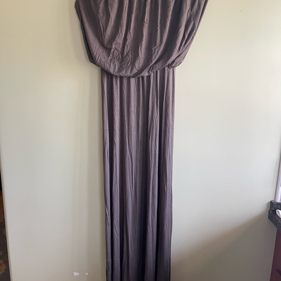 2 dresses - Picture 3 of 5